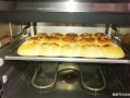  烤箱面包如何更松软「烤箱烤面包怎样烤出来的不硬」