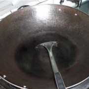 如何去除铁锅的腥味_如何去除铁锅的腥味小妙招