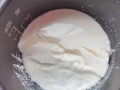 酸奶如何做美食（酸奶美食的制作方法）