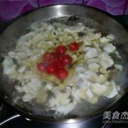 酸菜鱼片汤的做法大全家常做法 如何制作酸菜鱼片汤