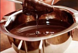 如何快速溶化巧克力-如何快速溶解巧克力