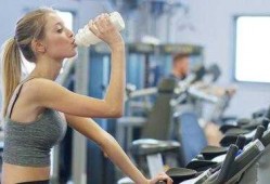 胸肌训练完后喝什么水