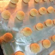 如何用烤箱做椰丝球蛋糕 如何用烤箱做椰丝球