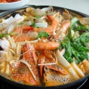 怎么做海鲜火锅好吃-如何做好吃的海鲜火锅