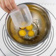 鸡蛋如何分离蛋清_鸡蛋如何分离蛋清和蛋黄