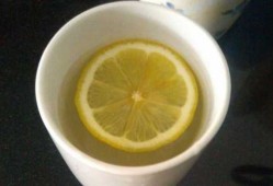 柠檬如何泡水喝的功效_柠檬如何泡水喝的功效和作用