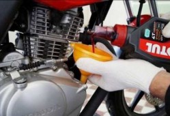  摩托车换化油器油耗很高「摩托车换化油器油耗很高怎么办」