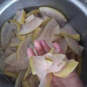  柚子皮如何腌制好吃视频「柚子皮怎么做好吃腌制柚子皮」