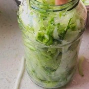  如何用罐头瓶腌酸菜「怎么用罐头瓶子腌酸菜」