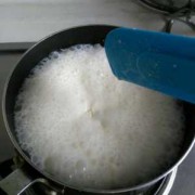  如何用锅煮牛奶「奶锅煮牛奶多长时间」