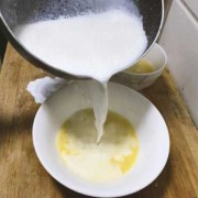 如何让牛奶变成豆花奶 如何让牛奶变成豆花