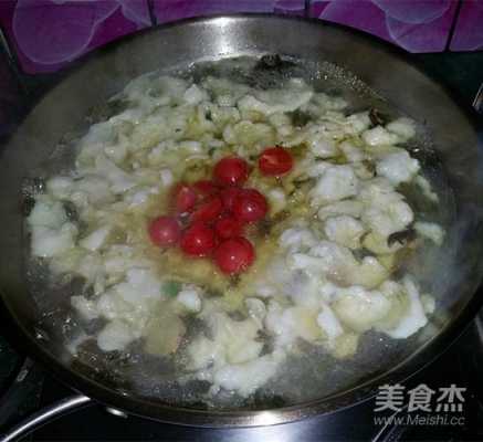 酸菜鱼片汤的做法大全家常做法 如何制作酸菜鱼片汤  第1张
