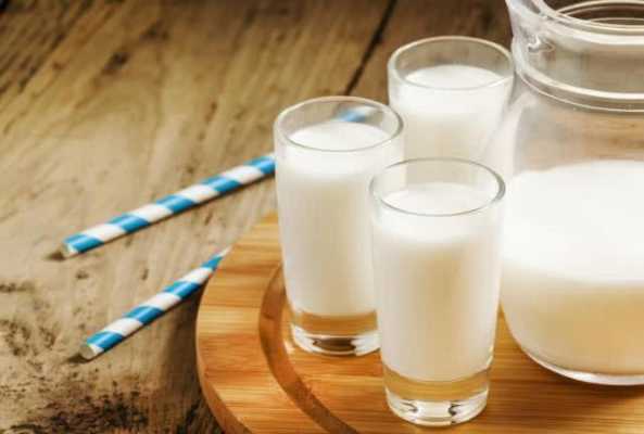 健身时喝纯牛奶-在家健身喝牛奶有什么好处  第3张