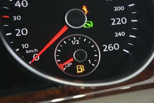 汽车仪表盘上显示油耗是哪个标志-汽车油耗仪表盘显示吗  第3张
