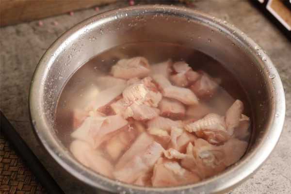 鸡肉如何冷水去腥味_鸡肉去腥味用冷水还是热水  第1张