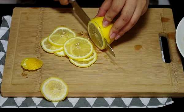 如何将柠檬切成薄片（怎么把柠檬切片）  第3张