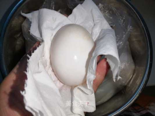  如何用泥腌制咸鸭蛋「泥腌咸鸭蛋的制作方法窍门」 第1张